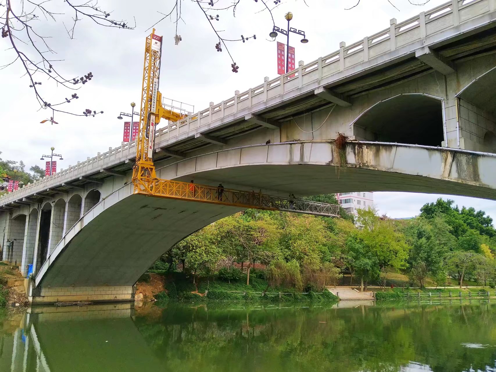 �����z�y(c��)܇(ch��)ʩ����(y��u)�c(di��n)